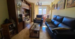 Piso para entrar a vivir de tres habitaciones en Pintor Oliva.