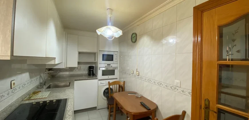 Piso para entrar a vivir de tres habitaciones en Pintor Oliva.