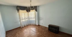 Piso de cuatro habitaciones en Casado del Alisal. Piso de cuatro habitaciones en Casado del Alisal.