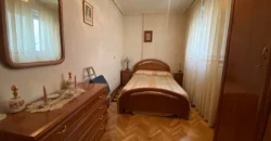 Piso para entrar a vivir de tres habitaciones en Pintor Oliva.