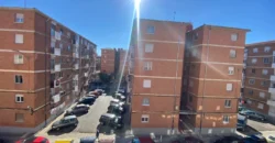 Piso para entrar a vivir de tres habitaciones en Pintor Oliva.