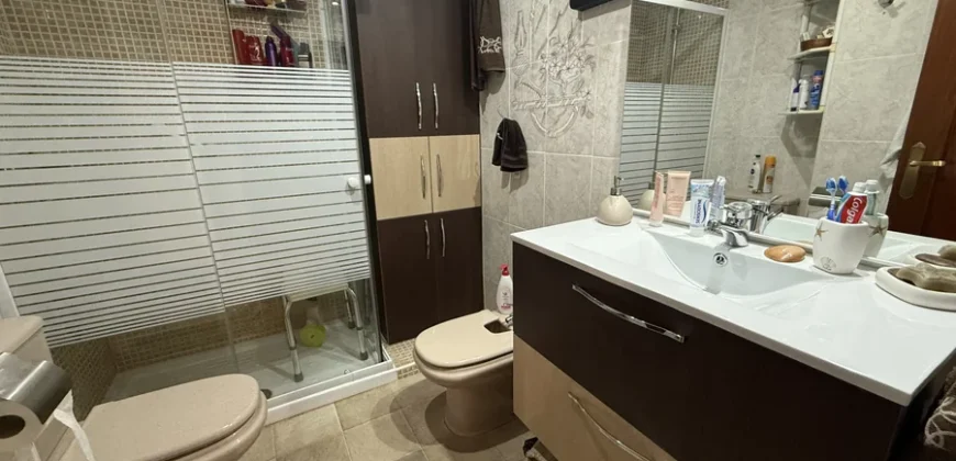 Piso céntrico de tres habitaciones para entrar a vivir