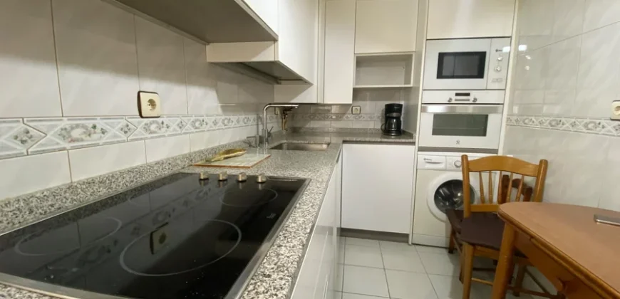 Piso para entrar a vivir de tres habitaciones en Pintor Oliva.