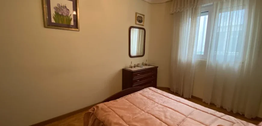 Piso para entrar a vivir de tres habitaciones en Pintor Oliva.