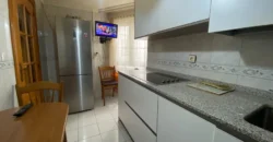 Piso para entrar a vivir de tres habitaciones en Pintor Oliva.