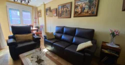Piso para entrar a vivir de tres habitaciones en Pintor Oliva.