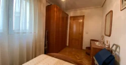 Piso para entrar a vivir de tres habitaciones en Pintor Oliva.