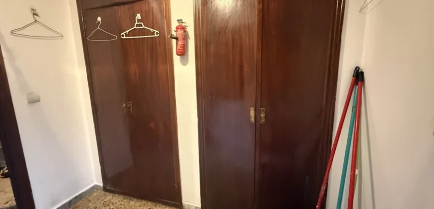Piso para reformar de tres habitaciones con garaje
