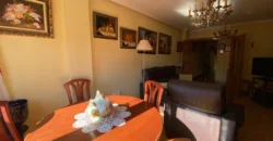Piso para entrar a vivir de tres habitaciones en Pintor Oliva.