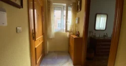 Piso para entrar a vivir de tres habitaciones en Pintor Oliva.