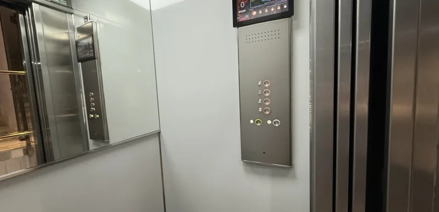 Piso céntrico de 2 habitaciones con garaje.