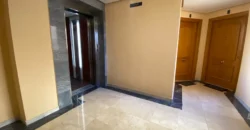 Piso para entrar a vivir de tres habitaciones en Pintor Oliva.