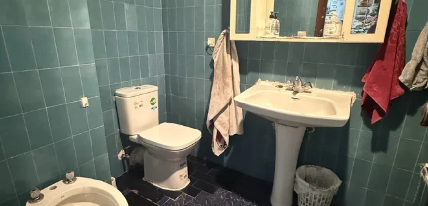 Piso para reformar de tres habitaciones con garaje